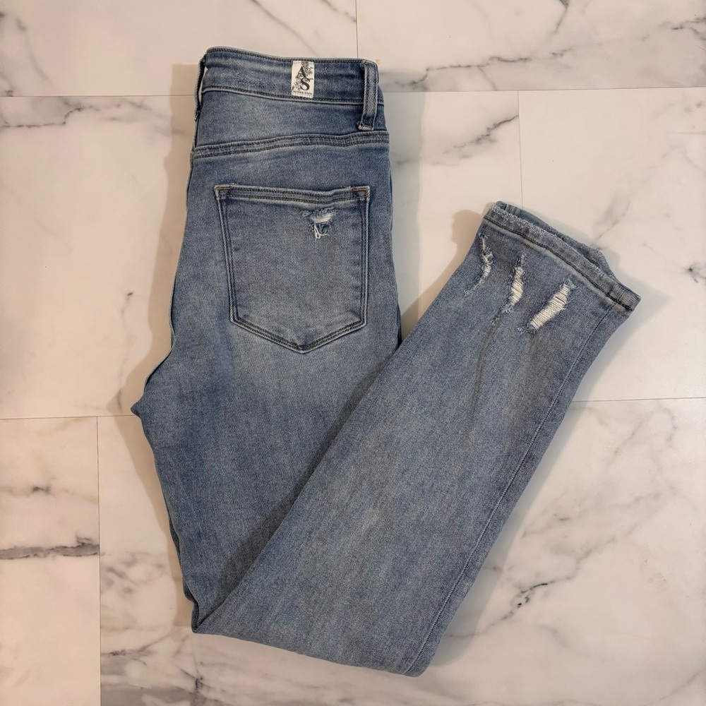 ⭐️Altar'd State⭐️ Distressed Jeans